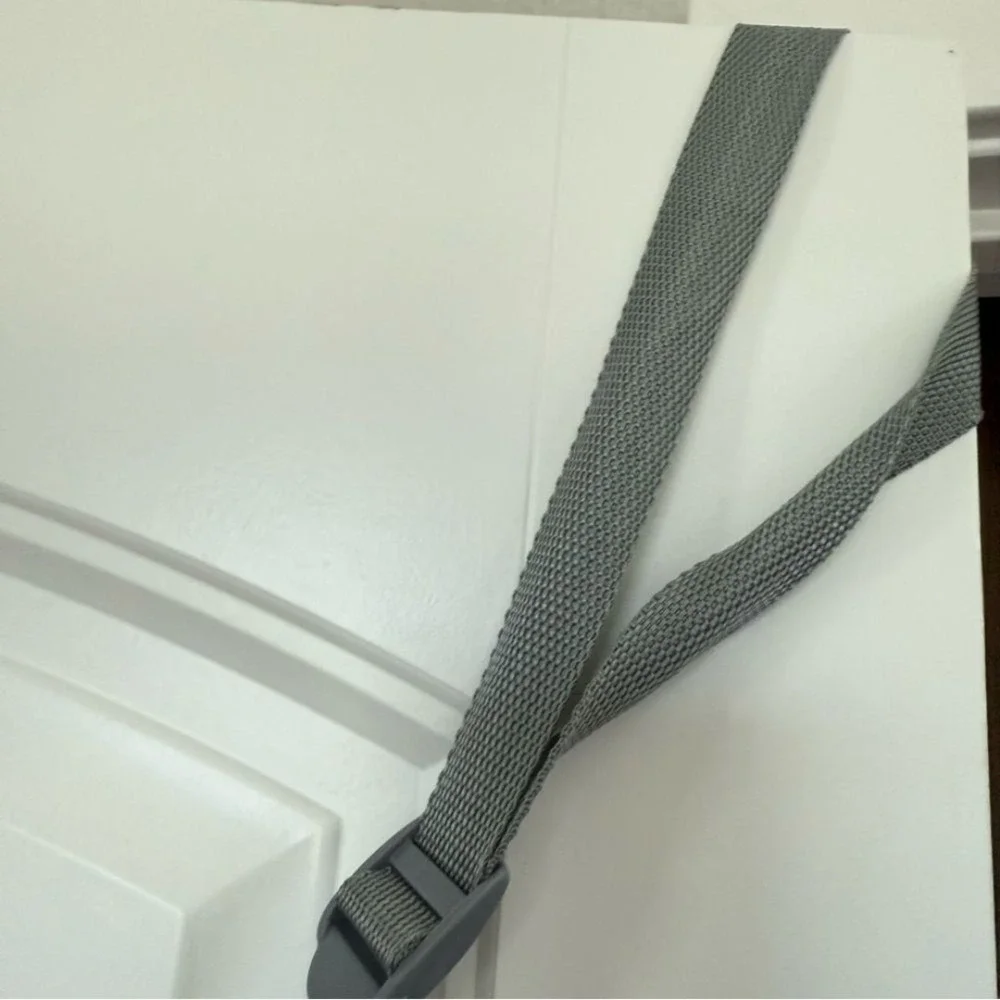 Like New Shark Accessory For Handheld Steamer Vertical Over Door Press Pad